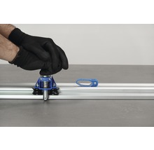 Tăietor de faianță utilizat cu mănuși pe șină de ghidare din aluminiu