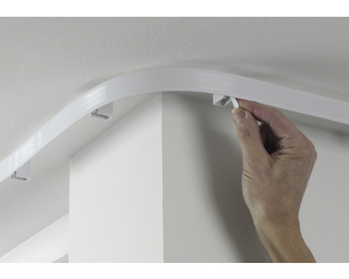 Detaliu de montaj al șinei de perdea de tavan