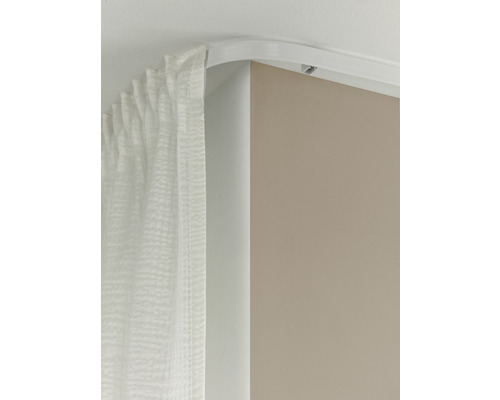 Șină de perdea pe tavan cu perdea