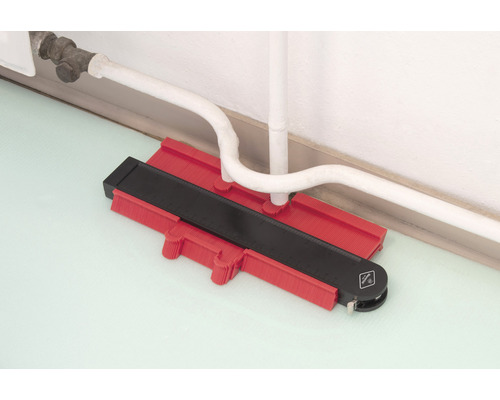 Șablon de contur pentru transferul formelor pe țevi de încălzire