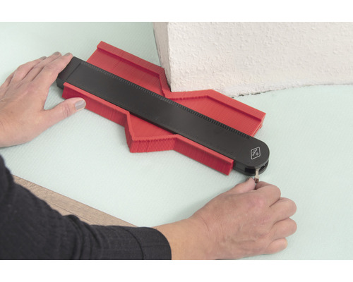 Șablon de contur utilizat pentru preluarea contururilor