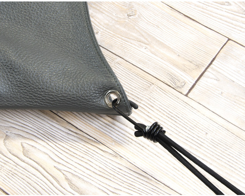 Detaliu prelată de acoperire cu ochet și funie de fixare