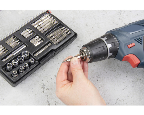 Mașină de înșurubat cu acumulator cu set de biți și mână care introduce un bit