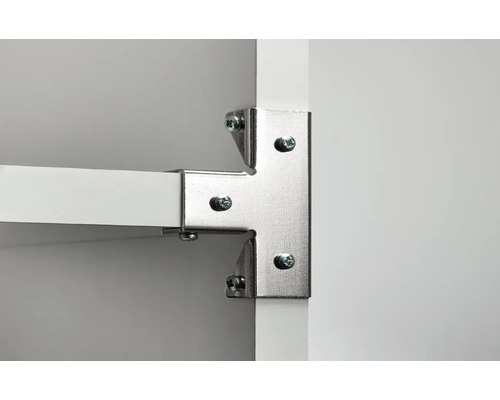 Prim-plan cu o îmbinare în colț cu șuruburi