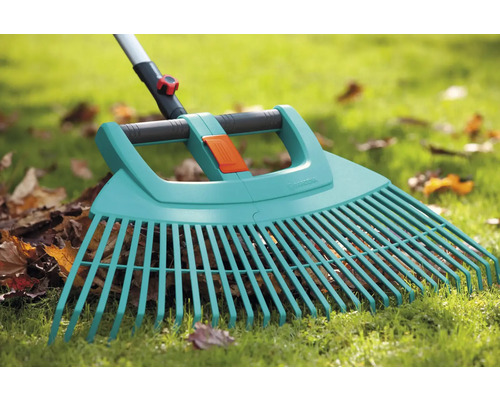 Grătar Gardena pentru adunarea frunzelor de pe gazon
