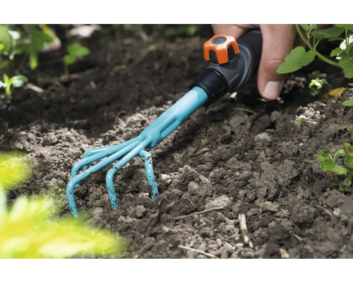 Săpăligă de grădină folosită în pământ