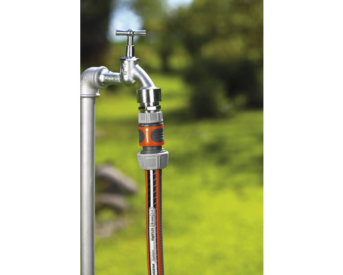 Racord de furtun de grădină la robinetul de apă din grădină