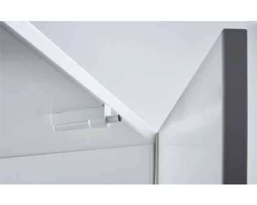 Ușă de dulap cu mecanism push-to-open