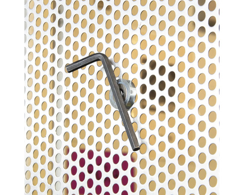 Cheie Allen fixată pe o placă perforată