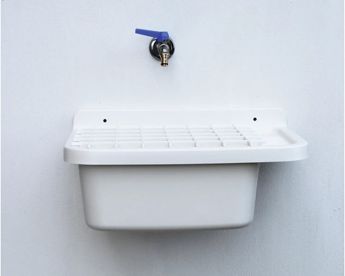 Chiuvetă din plastic cu robinet montat pe perete