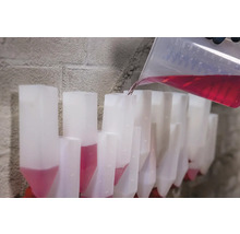 Sistemul de dozare cu lichid este umplut