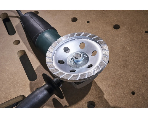 Polizor unghiular cu disc abraziv