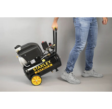Compresor Stanley Fatmax cu mâner și roți este tras