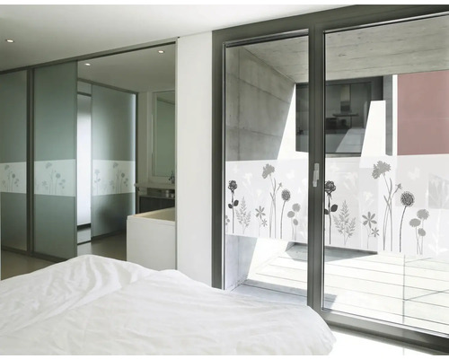 Dormitor cu folie de fereastră cu model floral pentru intimitate și decorare