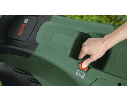 Imagine detaliată cu o mașină de tuns iarba robotizată cu elemente de control și logo-ul Bosch