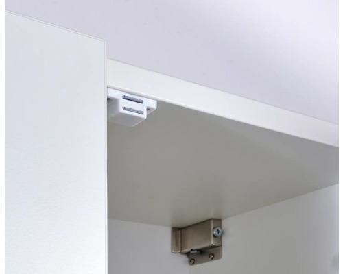 Dulap alb cu închidere magnetică