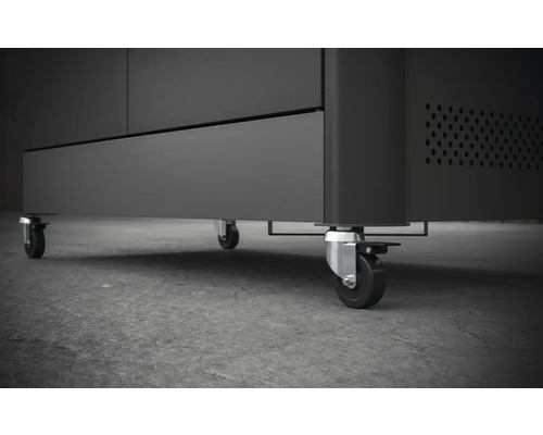 Vizualizare detaliată a unui dulap de atelier cu roți