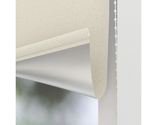 Prim-plan cu o rolă cu textură de material textil și lanț de operare