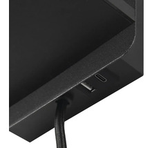 Prim-plan cu porturi USB și USB-C pe un dispozitiv