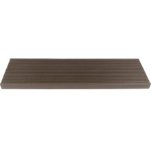 Decking din lemn cu suprafață canelată