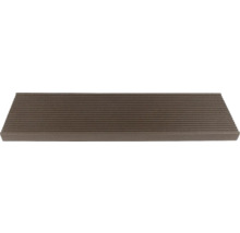 Decking de terasă din compozit lemnos cu suprafață canelată