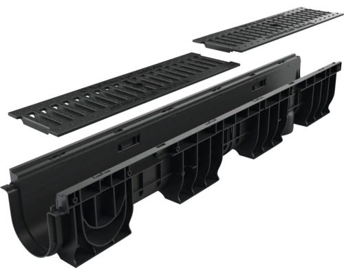 Vizualizare detaliată a unui canal de scurgere negru cu capac