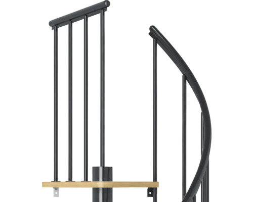 Detaliu al unei scări în spirală cu trepte din lemn și balustradă metalică