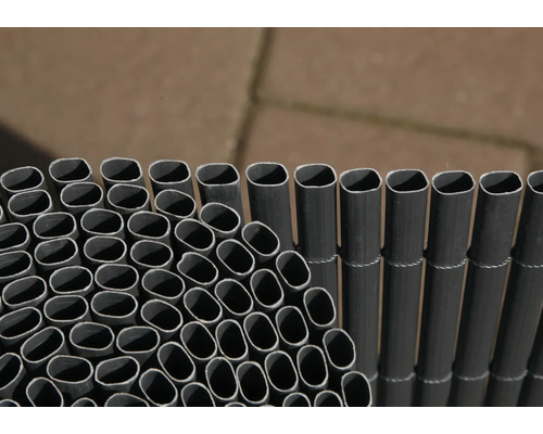 Gard din plastic pentru intimitate, vedere detaliată a profilelor gardului