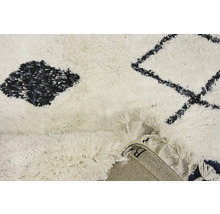 Covor cu fibre lungi cu model geometric și franjuri