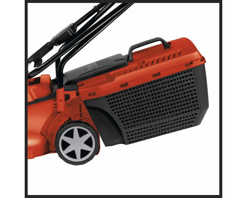 Imagine detaliată cu o mașină de tuns iarba cu coș colector