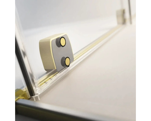 Imagine detaliată cu o ușă de cabină de duș cu rolă și șină de ghidare.