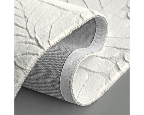 Vizualizare detaliată a unui covor cu model de frunze