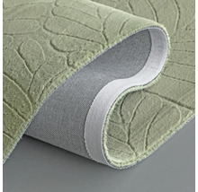 Covor cu model de frunze, rulat