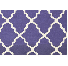 Covor albastru cu model geometric alb