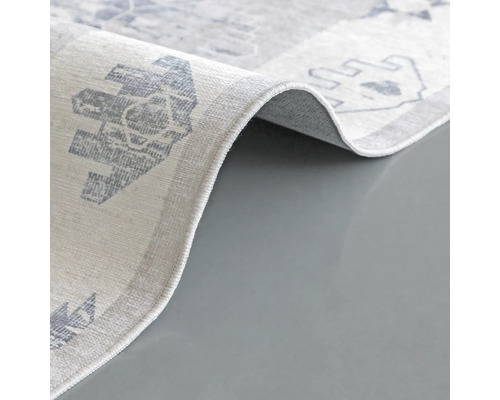 Vizualizare detaliată a unui covor cu model