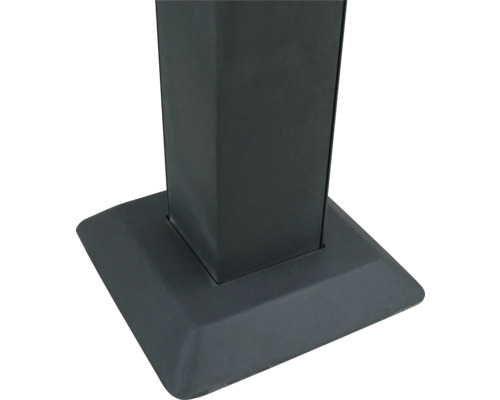 Vizualizare detaliată a unui stâlp pentru acoperișul terasei cu fixare pentru picior