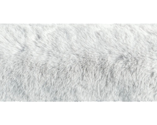 Prim-plan cu blană artificială albă