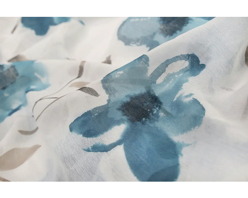 Material textil cu motiv floral