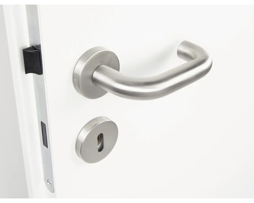 Feronerie pentru uși cu clanță din oțel inoxidabil pe o ușă