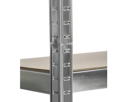 Detaliu raft metalic cu polițe