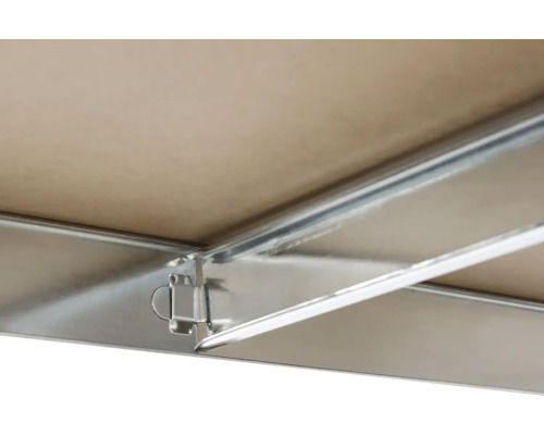 Detaliu al unei subconstrucții cu profile metalice și o placă.