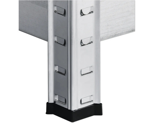 Prim-plan cu un stâlp metalic de raft cu picior din plastic