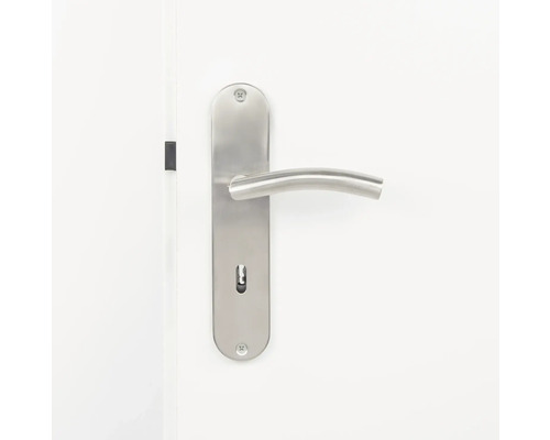 Feronerie ușă din oțel inoxidabil cu mâner pe o ușă