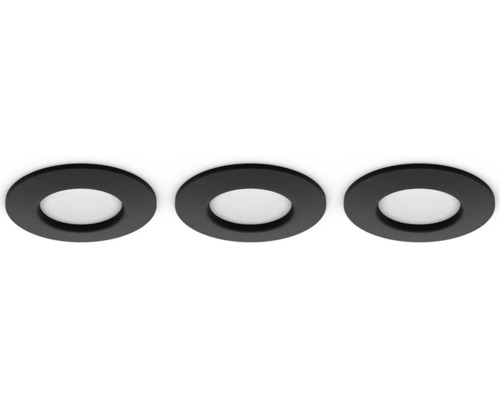 Trei spoturi încastrate în tavan cu ramă rotundă neagră