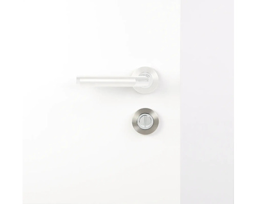 Feronerie de ușă cu mâner și rozetă pe o ușă