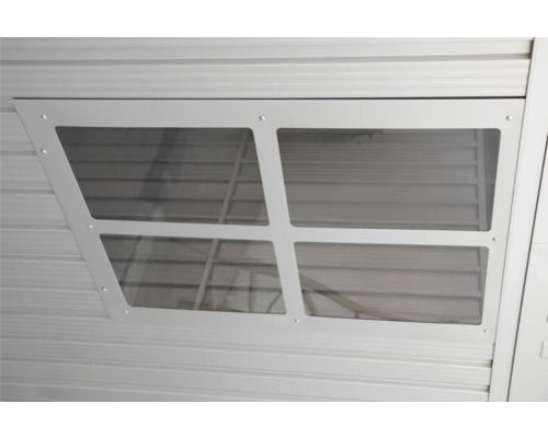 Fereastră a unui foișor de grădină