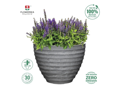 Ghiveci de flori din material reciclat plantat cu flori