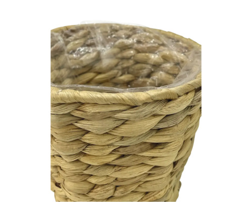 Ghiveci de flori din material natural împletit cu inserție de plastic