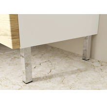 Imagine detaliată a unei piese de mobilier cu decor de lemn și picioare metalice