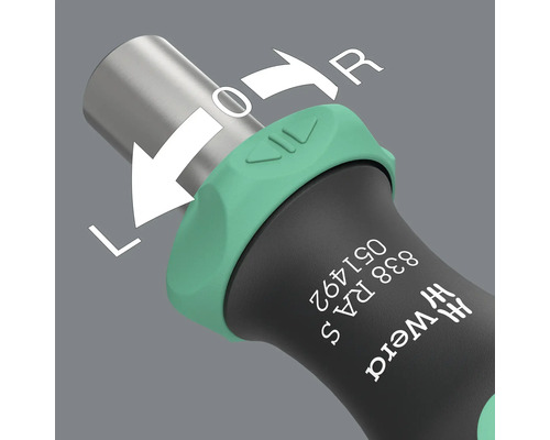 Prim-plan al șurubelniței cu clichet comutabil de la Wera, cu instrucțiuni pentru direcția de rotație și blocare